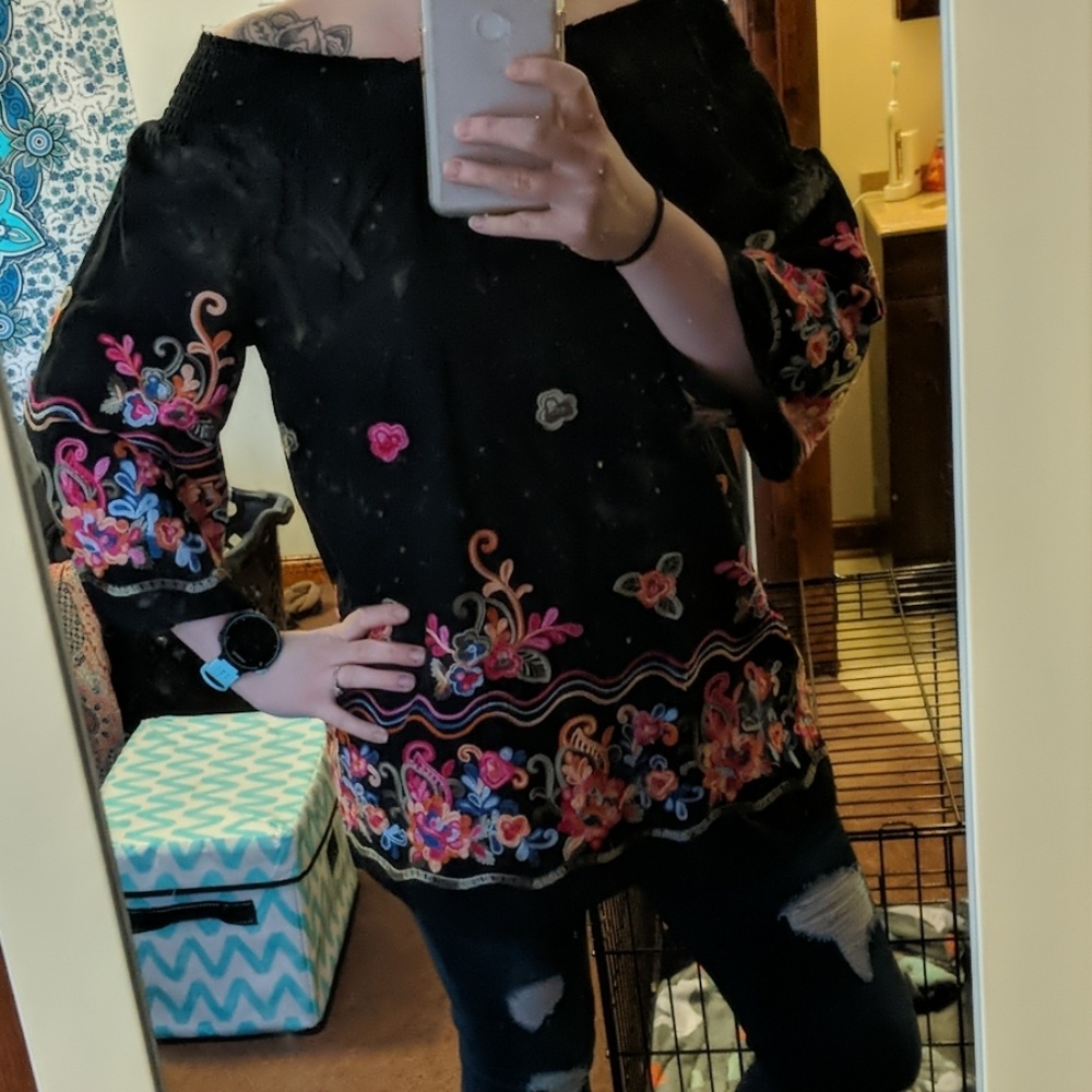 Floral embroidery top